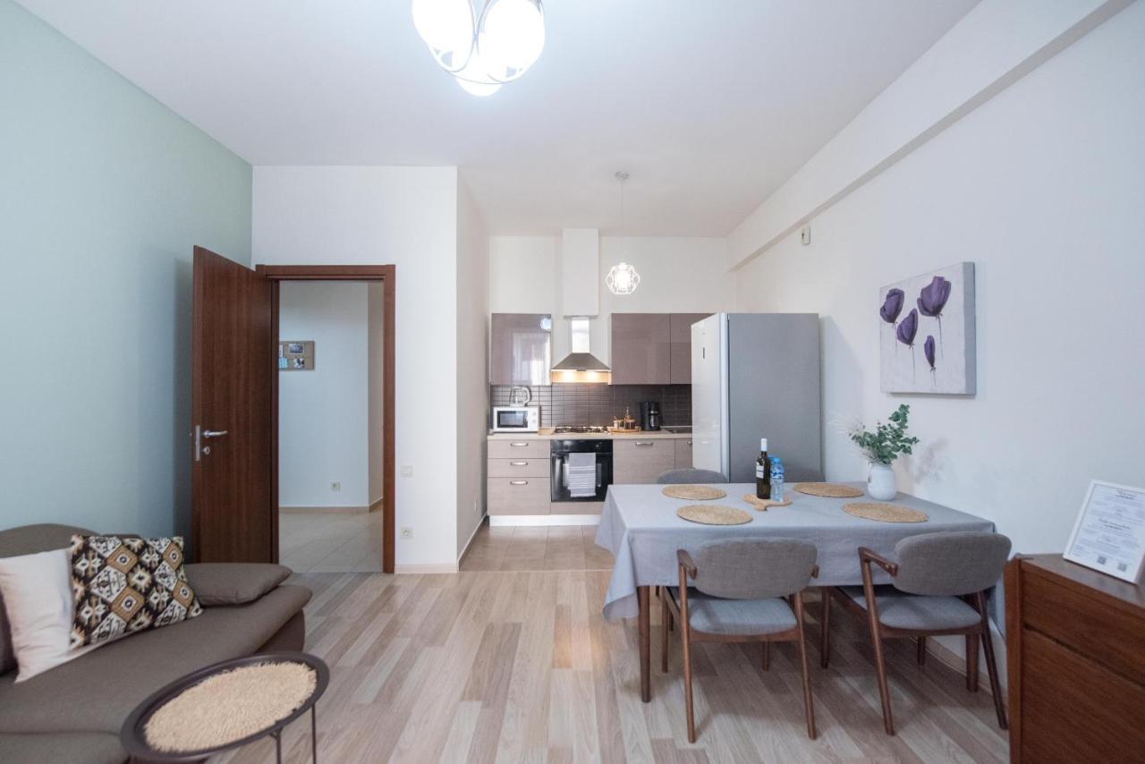 Gg - Cozy 2-bedroom On Givi Kartozia Apartment Tbilisi