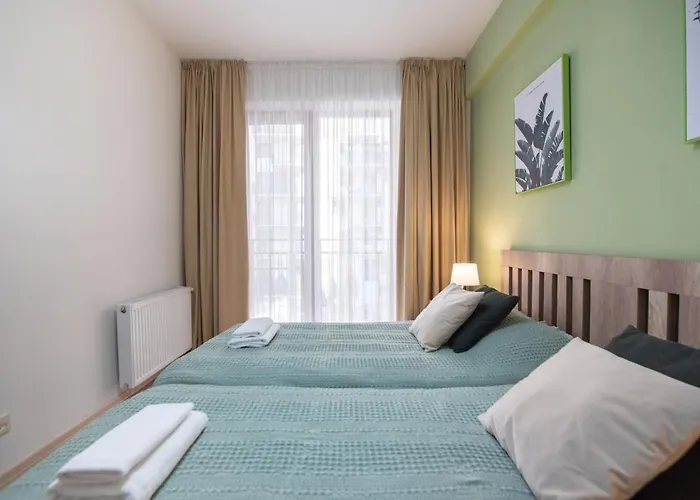 GG Home - cozy 2-bedroom apartment on Givi Kartozia (M2)
