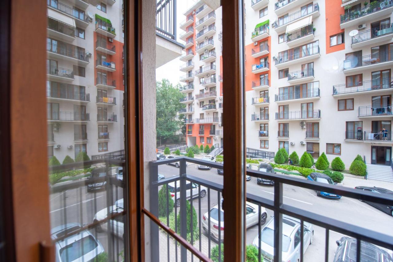 Gg - Cozy 2-bedroom On Givi Kartozia Tbilisi